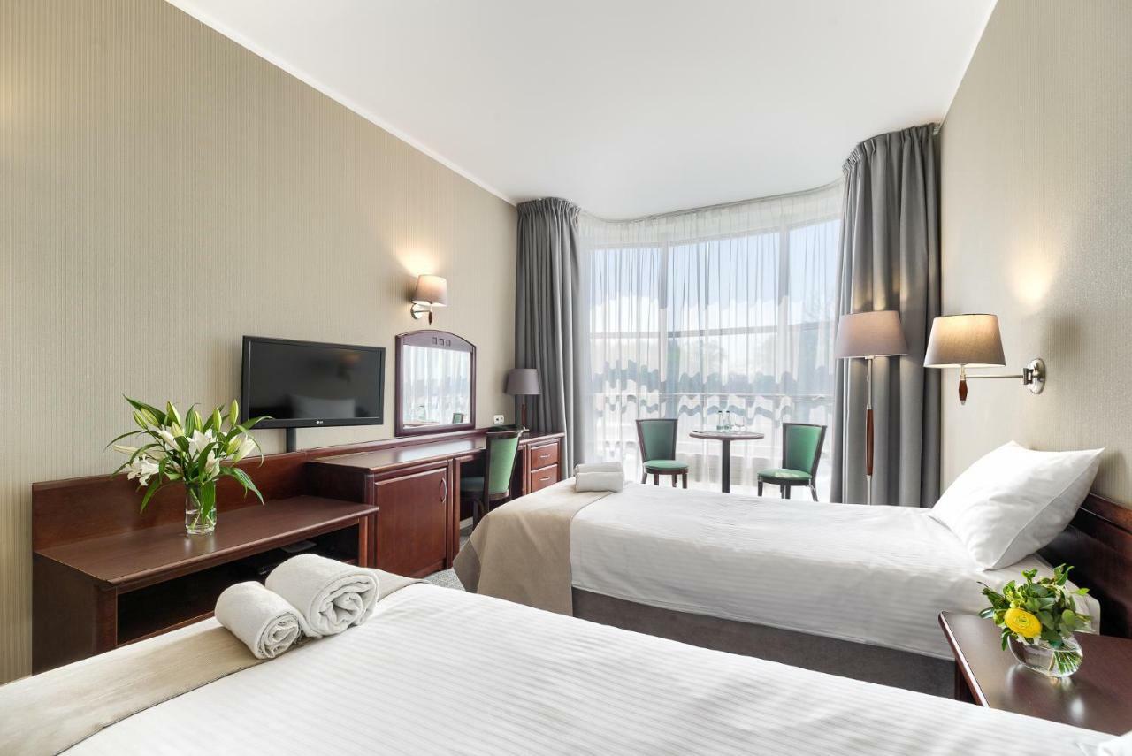 Hotel Olympic Wronki  Esterno foto