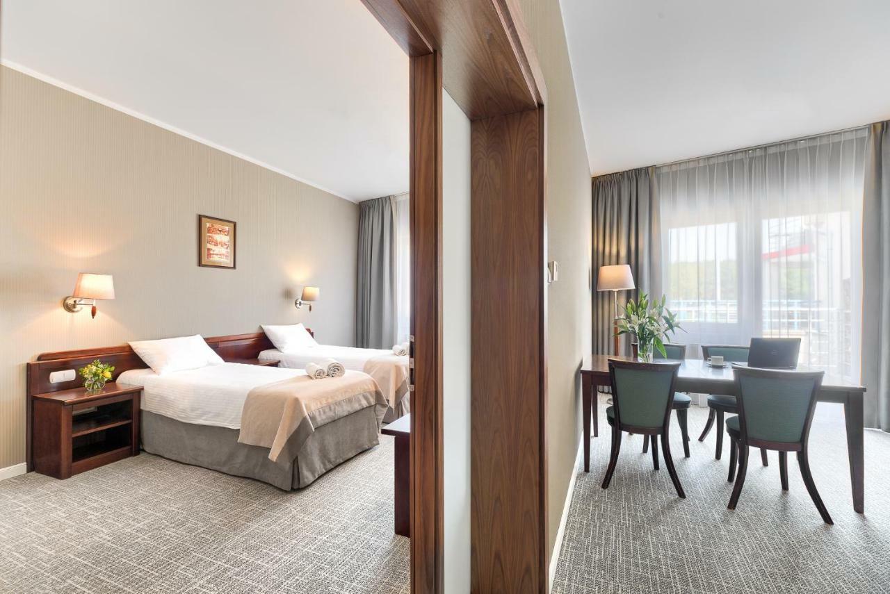 Hotel Olympic Wronki  Esterno foto