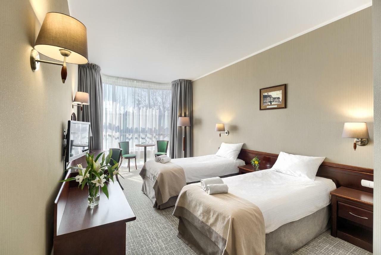 Hotel Olympic Wronki  Esterno foto
